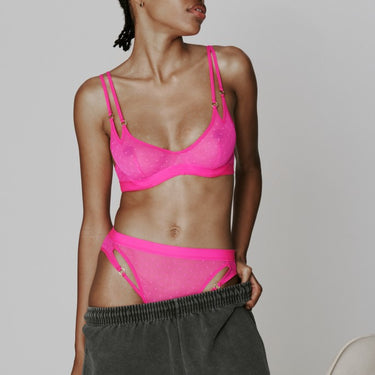Sarda Rincon klassisk trusse influencer pink 5