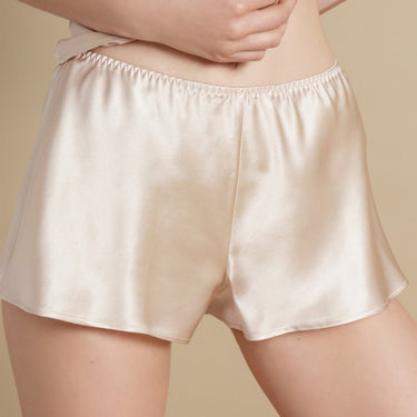 Tracy silkeshorts trusse