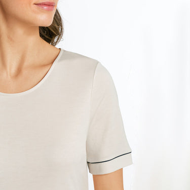 Hanro Natural Comfort natkjole kort ærme 90 cm almond Beige 4