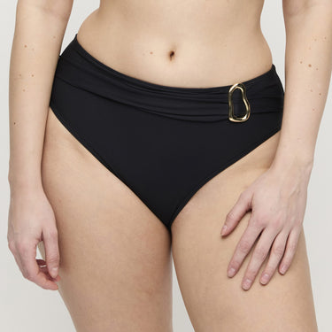 Uvita bikinitrusse høj