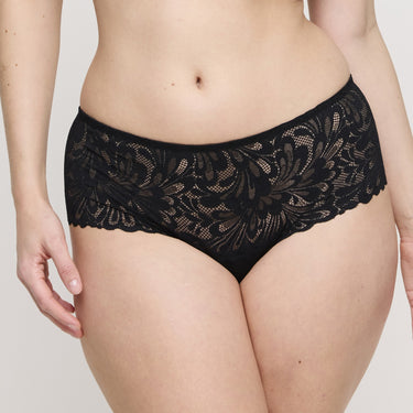 Rupi trusse hotpants