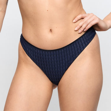 Avero string basis