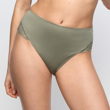 Soft Studio string med blonde bagpå
