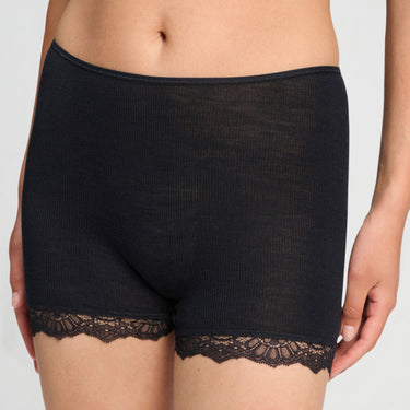 Woolen lace Boyleg shorts trusse