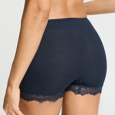 Woolen lace Boyleg shorts trusse