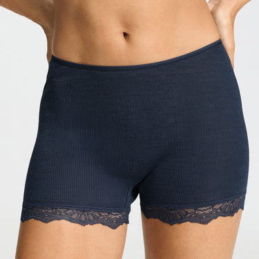 Woolen lace Boyleg shorts trusse