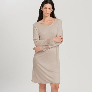 Hanro Lovis natkjole langt ærme 100 cm pumice Beige 1