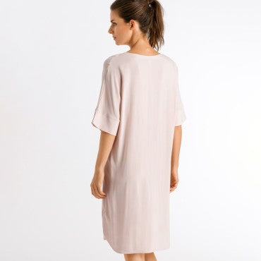 Hanro Favourites natkjole langt ærme marzipan Beige 2