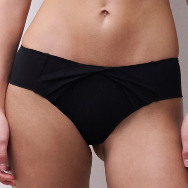 Scarlet shorty hipster trusse