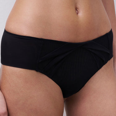 Scarlet shorty hipster trusse